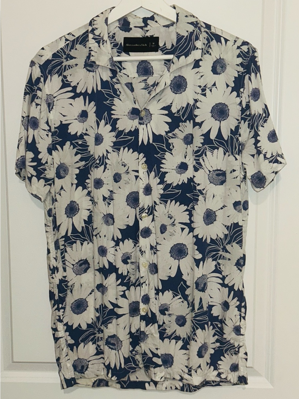 Abercrombie & Fitch Men’s Short Sleeve Shirt Button Down Daisy Floral AOP Size M